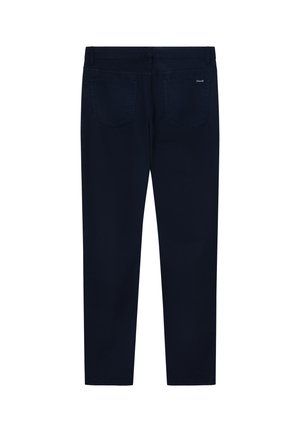 Granatowe spodnie o slim fit, z dwoma tylnymi kieszeniami i gładką fakturą materiału. Prosty krój nogawek, bez widocznych wzorów.