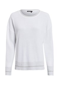Weißer Strickpullover mit Rundhalsausschnitt, langen Ärmeln und geripptem Muster; verfügt über einen grau gestreiften Akzent am Saum und an den Bündchen.