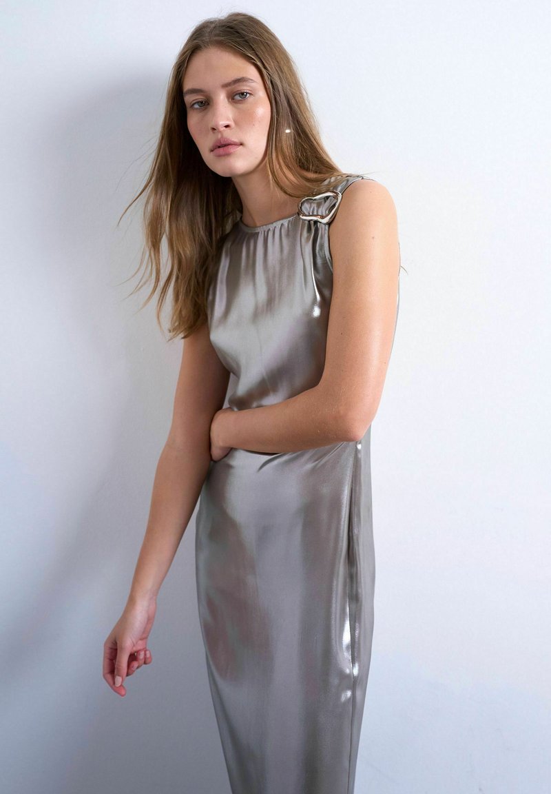 formal dress for medium size ladies Tight Prom Dresses 2026 - Fitted & Form-Fitting Styles simple elegant gowns main image 1