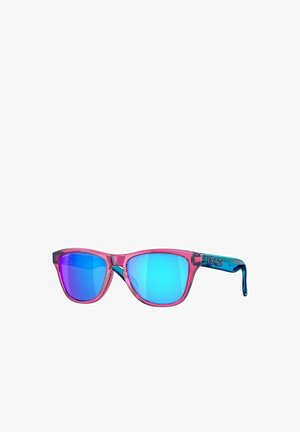 Pink frameless sunglasses with blue mirrored lenses and transparent arms featuring a logo. Angular design with a lightweight texture.