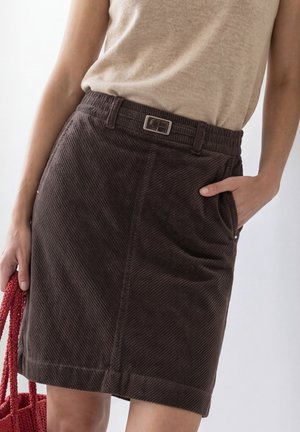 Street One KNIELAGER CORDROCK MIT SCHNALLENDETAIL - Minifalda - black coffee