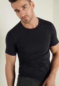 Tezenis THERMO ROUND NECK - Jednoduché tričko - schwarz - deep blue