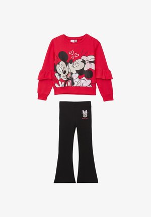 Maglietta rossa a maniche lunghe con grafica di Topolino e Minni e pantaloni neri con una piccola faccia di Minni con un fiocco.
