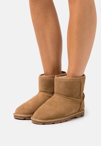 Marks & Spencer Botas para la nieve - cognac