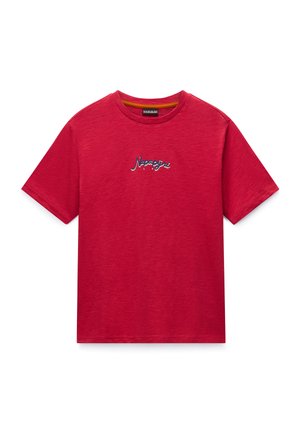 Rood T-shirt met korte mouwen en ronde hals, met een klein blauw-wit merklogo in het midden van de borst.
