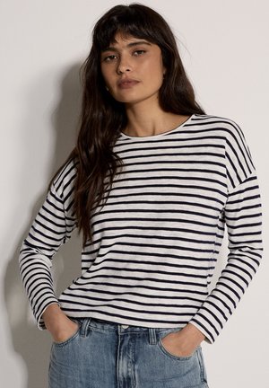 - Bluzka z długim rękawem