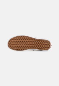 Vans CLASSIC SLIP-ON UNISEX - Slip-ins - color theory golden brown