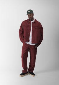 BLKVIS ATELIÉR DOUBLE KNEE UNISEX - Vaqueros cargo - red ochre