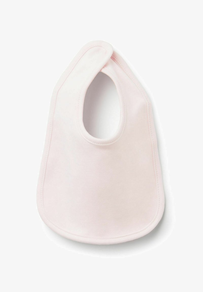 Bavoir rose clair en tissu doux avec un décolleté arrondi et des bords lisses. Le design est simple, sans motifs ni accents supplémentaires.