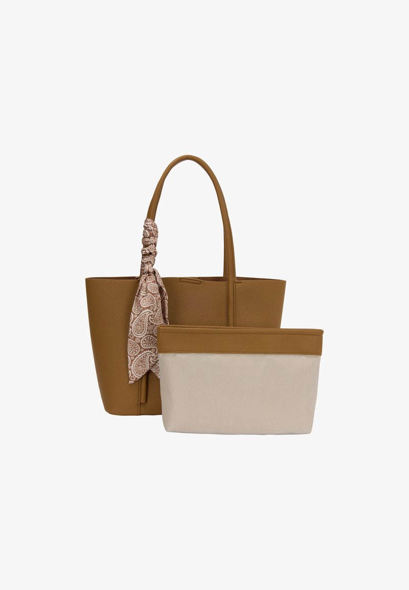 Brun läder tote-väska med texturerad yta, dubbla handtag och ett mönstrat scarf som accent. Inkluderar ett mindre krämfärgat fodral med bruna kanter.