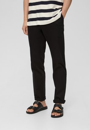 s.Oliver REGULAR MIT DOBBYSTRUKTUR - Pantalones chinos - schwarz