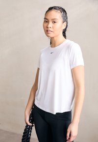 Nike Performance - ONE CLASSIC TOP - Tekninen t-paita - white/black Pienoiskuva 1