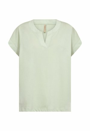 Hele rohelise lühikeste varrukatega särk ümarate kaelusega ja ees V-kujulise sälguga, lahtise lõikega, tehtud pehmest kangast.