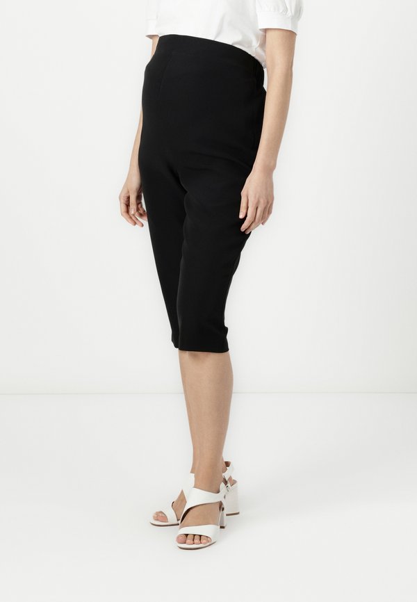 VMMCIRI CAPRI - Shorts