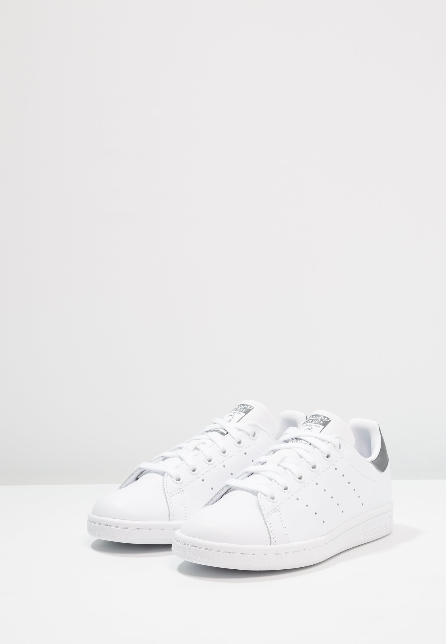 stan smith grey five