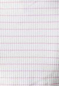 ONLY Petite ONLANITS CROPPED - T-shirts med print - begonia pink/cloud dancer
