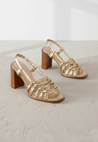 Non sélectionné, gold