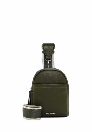 Zaļa ādas crossbody soma ar teksturētu virsmu, rāvējslēdzēja aizdari, priekšējo kabatu un regulējamu austu siksnu ar ģeometrisku rakstu.