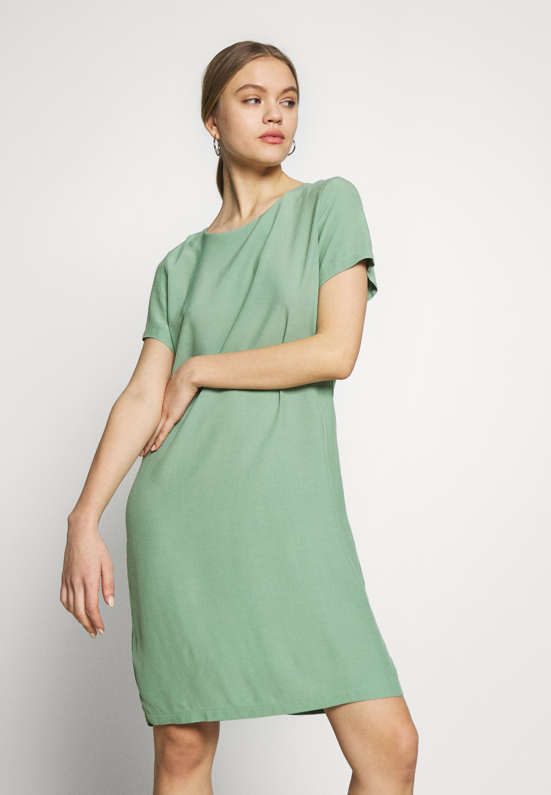 Vila Viprimera T Shirt Dress Jerseykleid Loden Frost Hellgrun Zalando De 