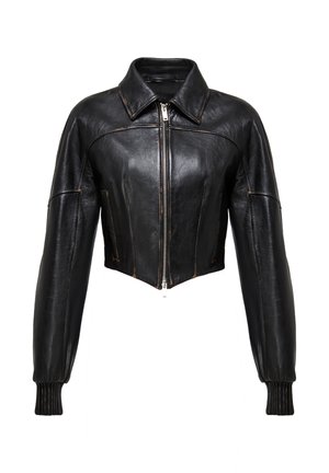 Zwarte leren cropped jas met een puntige kraag, rits aan de voorkant en geribde manchetten. Beschikt over zichtbare stiksels voor extra detail.