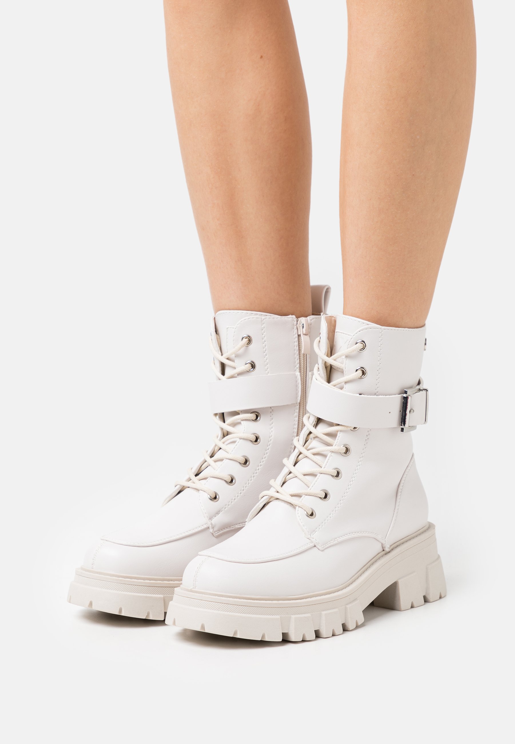 XTI Botines con plataforma - ice/blanco - Zalando.es
