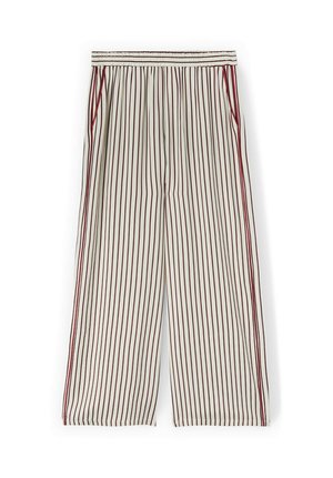 Pantalon blanc à jambes larges avec fines rayures rouges verticales et taille élastique, poches latérales soulignées de rouge.