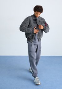 Alpha Industries COMBAT - Μπουφάν τύπου bomber - black