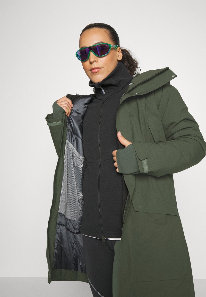Houdini FALL IN PARKA - Parka - baremark green/dark green 