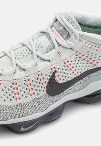 Nike Sportswear AIR VAPORMAX 2023 FLYKNIT - Trainers - light silver/smoke grey/picante red/anthracite