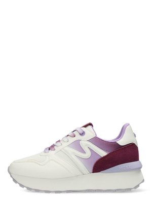 Baskets avec une tige en synthétique blanc, des accents violet clair et bordeaux, un design à lacets et une finition texturée. Semelle légère pour un amorti.