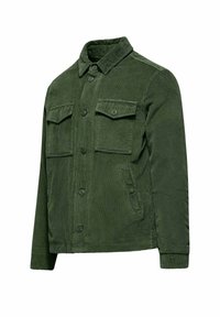 Giacca in corduroy verde con colletto classico, due tasche sul petto e chiusura con bottoni frontali. Presenta un tessuto strutturato e una vestibilità ben definita.