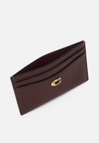 COACH ESSENTIAL CARD CASE - Piniginė - wine