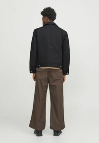 Jack & Jones Suvejakk - black