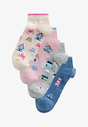 Four ankle socks in beige, pink, gray, and blue with seaside patterns including crabs, houses, shells, lighthouse, bird, and sailboat.