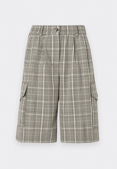 Shorts à carreaux dans des tons beige et gris doux, avec une ceinture élastiquée et un bouton, deux poches latérales, et un tissu texturé.