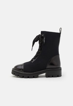 WINTON - Enkellaarsjes met plateauzool - black