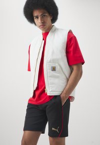 Puma AC MILAN CASUALS SHORTS - Fanartikel - black/for all time red