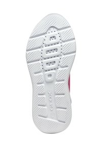 Suola della sneaker Geox in gomma bianca. Presenta un motivo di grip texturizzato, fori di ventilazione e logo del marchio in rilievo. Design con punta arrotondata.