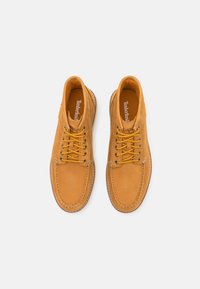 Timberland NEWMARKET CHUKKA - Snørest�øvletter - wheat
