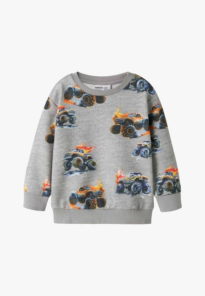 Sweat-shirt gris pour enfants avec des illustrations multicolores de camions monstres, certains avec des flammes, répétées sur le tissu, avec poignets, col et bas côtelés.