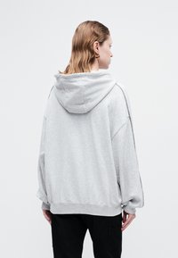 Puma OVERSIZED FULL ZIP HOODIE - Majica s kapuljačom i patentnim zatvaračem - flat light gray heather