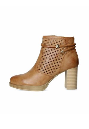 Stivaletti con plateau - marrone