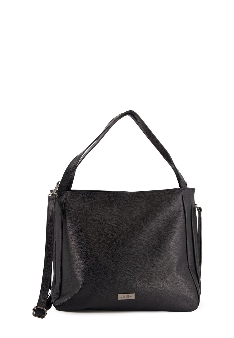 Schwarze Handtasche aus Leder mit strukturierter Oberfläche. Verfügt über zwei Schulterriemen und einen abnehmbaren Crossbody-Riemen. Silbernes Markenemblem sichtbar.