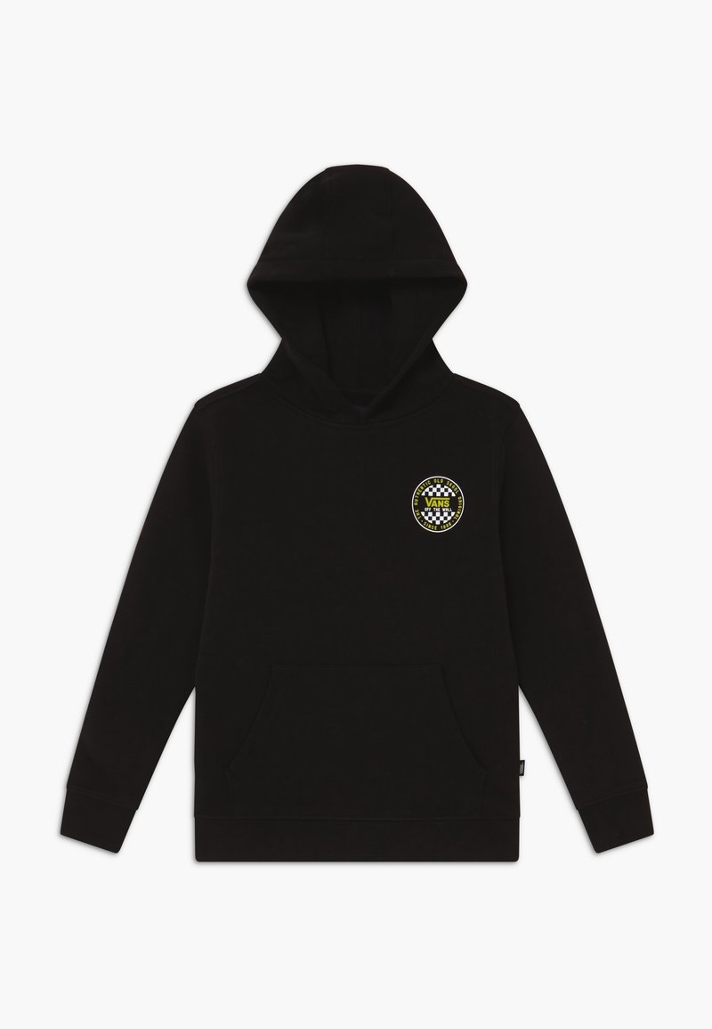 Sudadera con capucha negra con un bolsillo frontal tipo bolsa y un logo circular con detalles en amarillo en el pecho. Tejido suave, mangas largas.