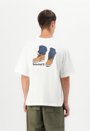 MY BOOTS SHORT SLEEVE TEE - Apdrukāts T-krekls - white