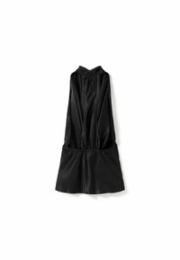 Must mustriga kleit, mis on valmistatud siledast ja kergeist materjalidest. Omab kõrget kaelust ja koondatud vööd, luues voolava silueti.