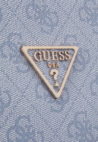 Guess NOELLE TOTE - Kabelka - light blue