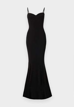 Zwarte, aansluitende jurk met spaghettibandjes en een sweetheart-halslijn; gladde textuur, uitlopende zoom en geen zichtbare patronen of versieringen.