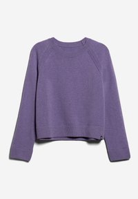 Pull tricoté violet à manches longues avec col rond, poignets et ourlet côtelés, posé à plat sur un fond clair.