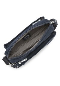 Portafoglio in nylon blu navy con due scomparti con zip, foderato in grigio e con etichetta del marchio. Presenta hardware arrotondato e dettagli testurizzati.